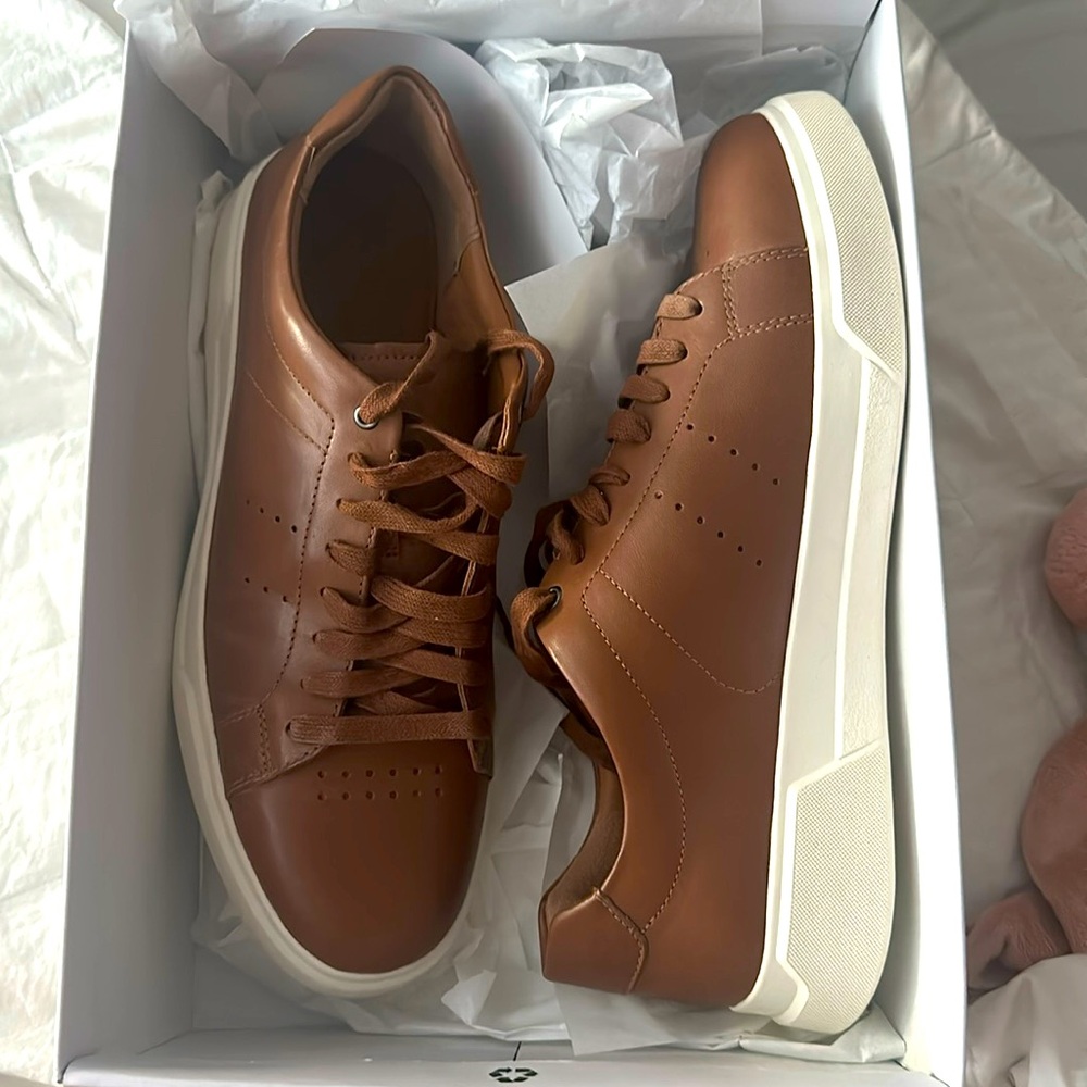 Vince Brady  men’s shoes in luggage size 10